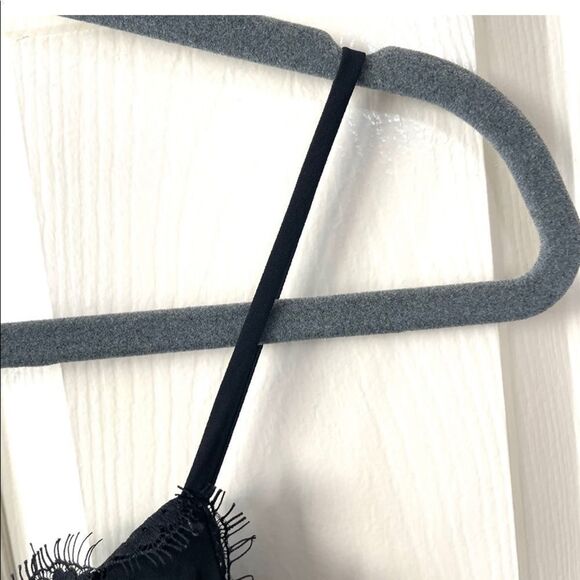 Socialite Black lace camisole - Picture 5 of 10